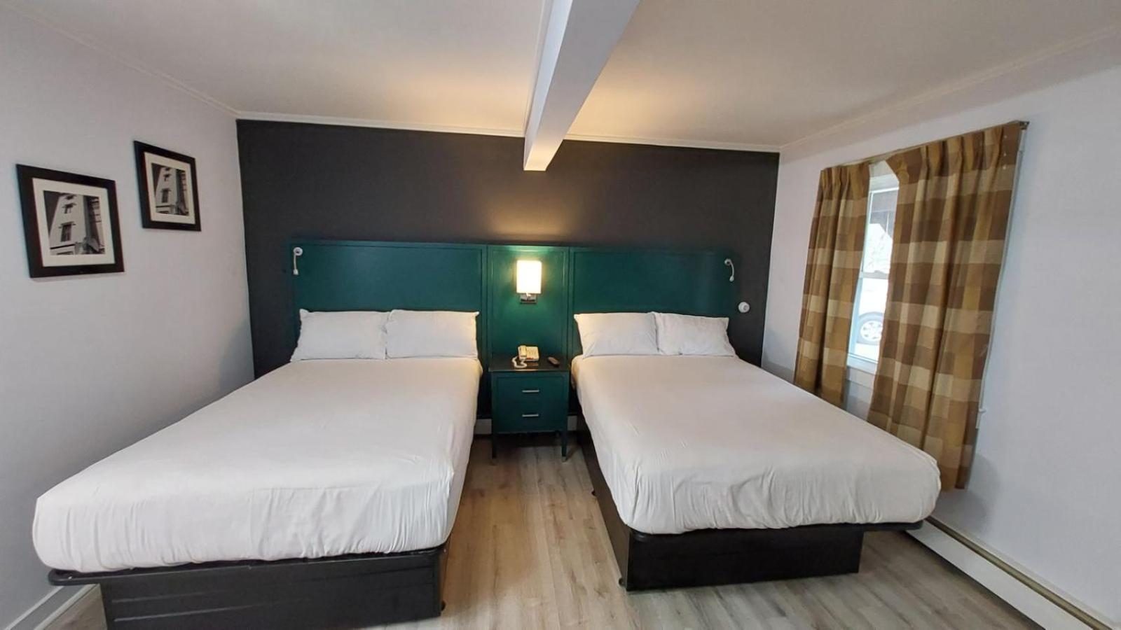 Village Motel Clinton Kültér fotó