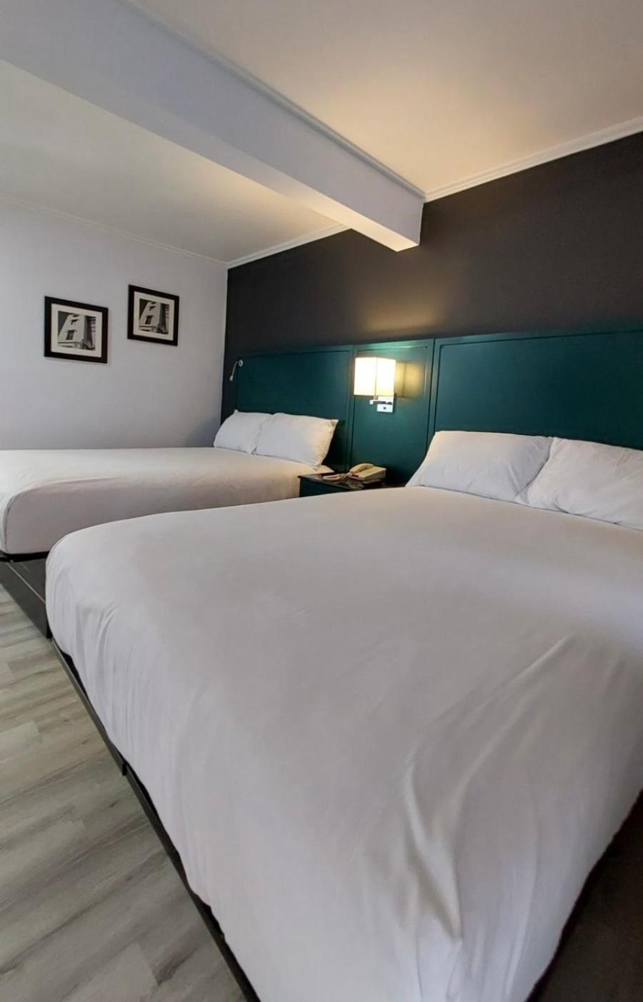 Village Motel Clinton Kültér fotó