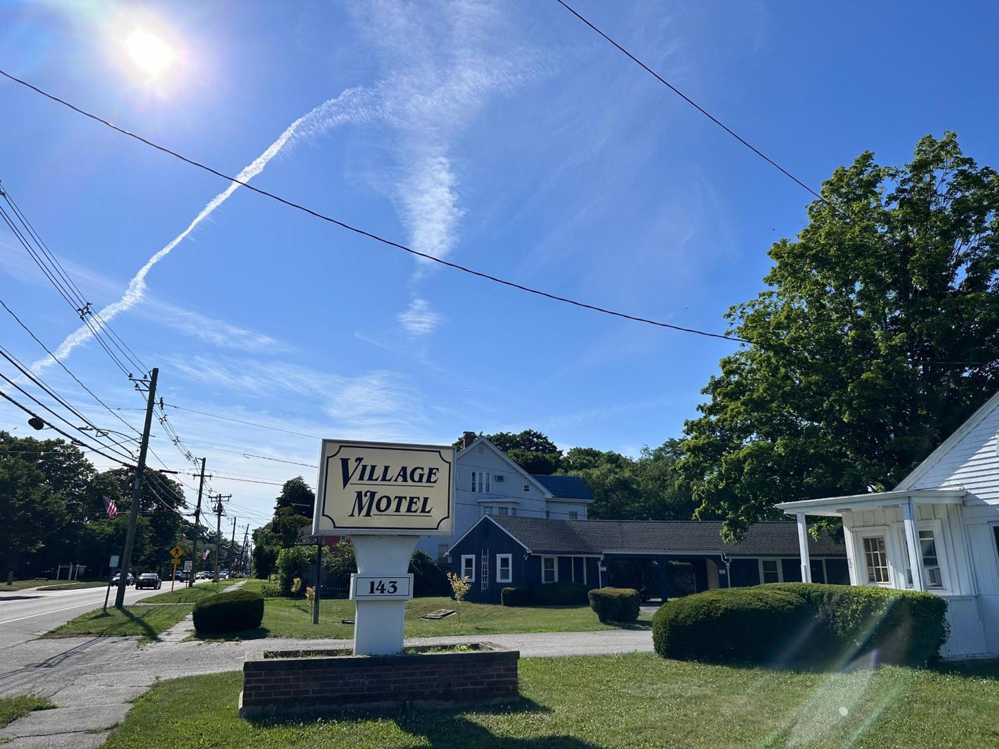 Village Motel Clinton Kültér fotó